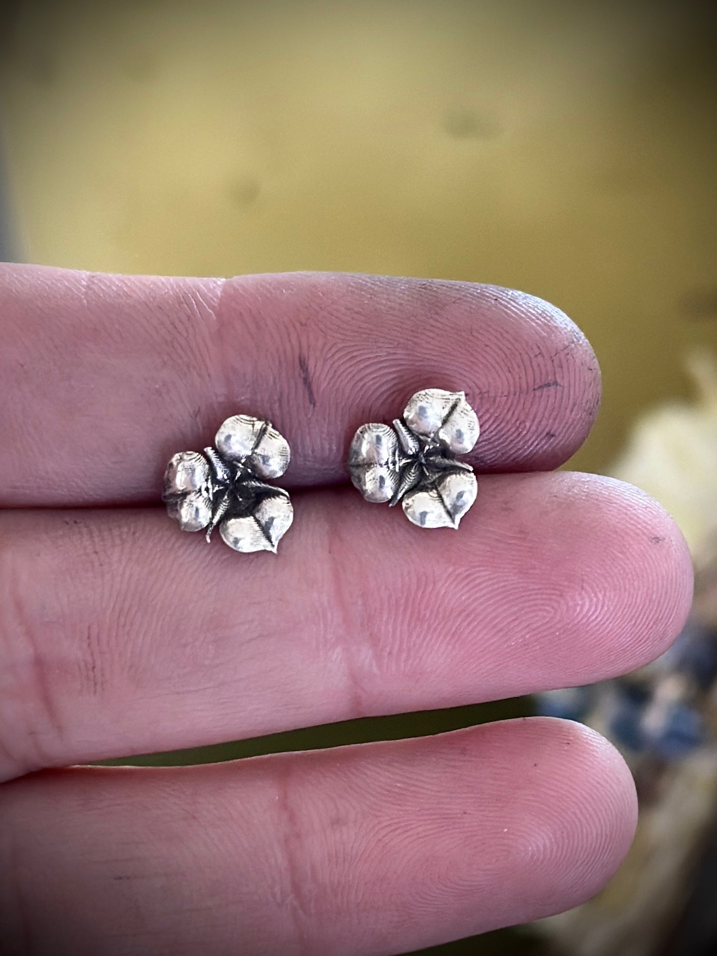 Silver Sego Studs